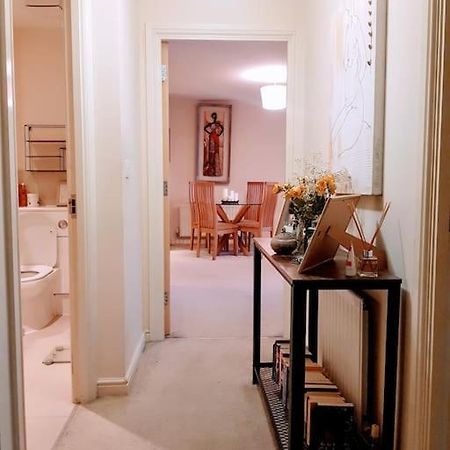 Central Spacious And Secure With A Double Bed 埃奇韦尔 外观 照片