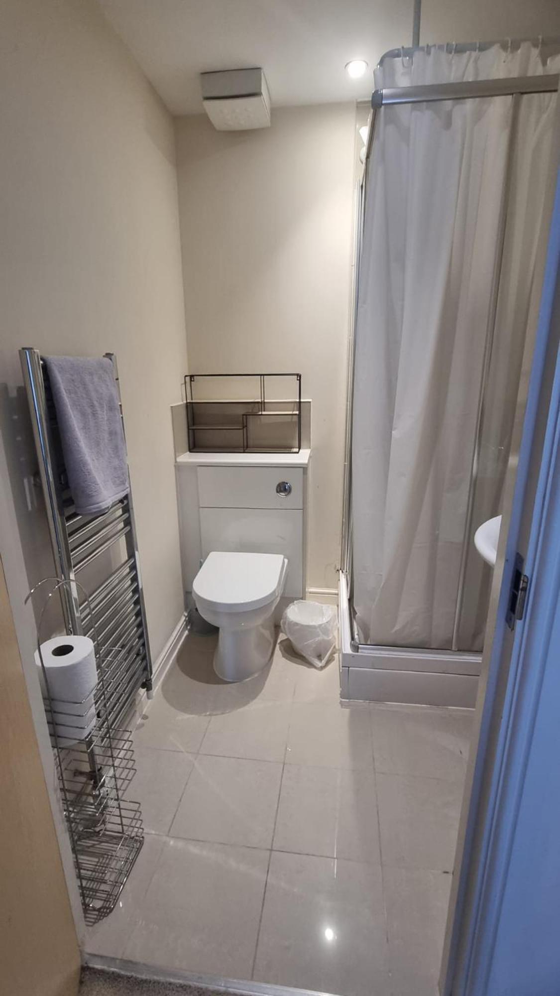 Central Spacious And Secure With A Double Bed 埃奇韦尔 外观 照片